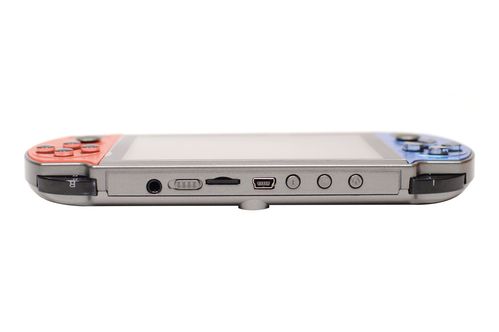 Игровая приставка, портативная (PSP X7, 1000 игр, динамики, 8gb памяти)
