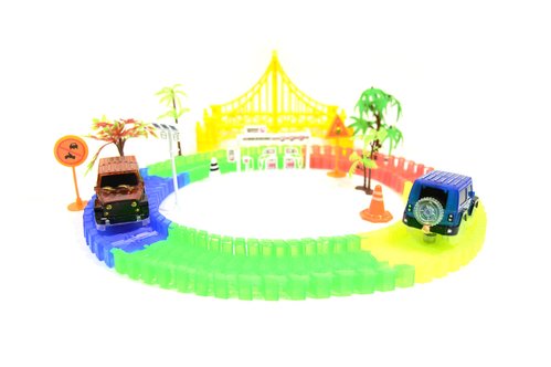 Детский гоночный трек Magic Tracks 360 (360 деталей, 2 машинки, 3.3 м длина, аксессуары, светится, гибкий)