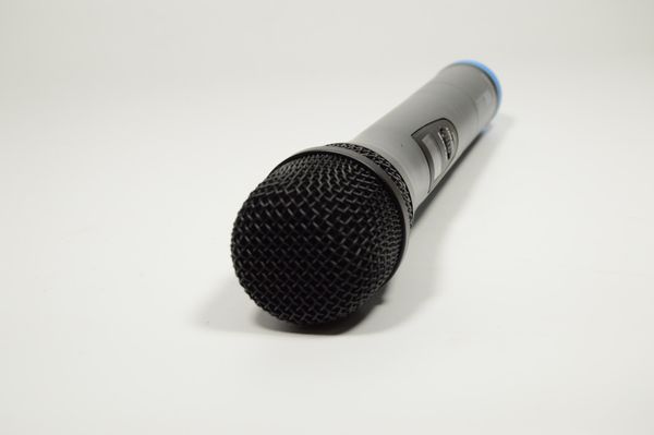 Бездротова радіосистема на два мікрофона (AKG KM-388 бездротової мікрофон караоке)